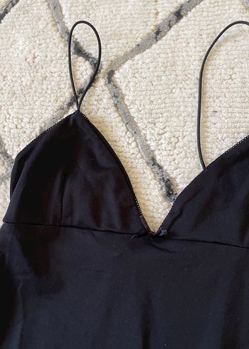 Siyah V Yaka Uzun İnce Askılı Elbise - Görsel 2