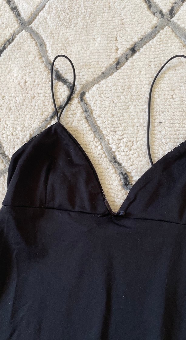 Siyah V Yaka Uzun İnce Askılı Elbise - Görsel 2