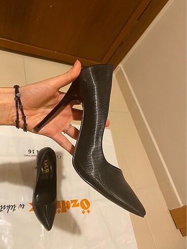 Diğer Çok iyi durumda siyah stiletto