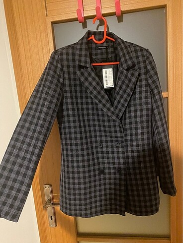 Trendyol & Milla Blazer Ceket Etiketi Üzerinde
