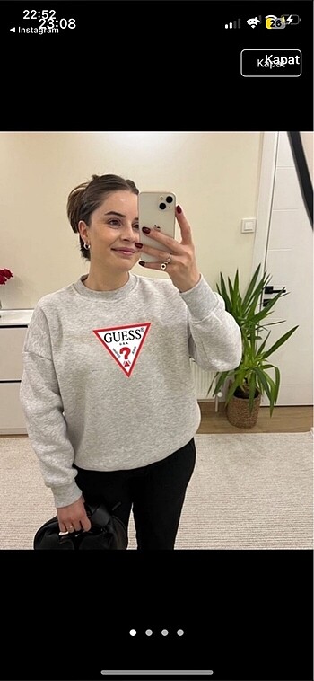 Quess Sweatshirt