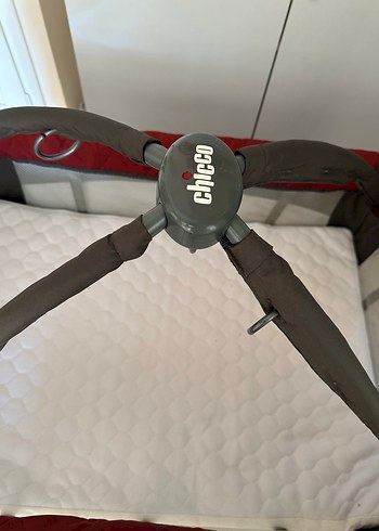 Chicco Chicco kırmızı ve gri oyun parkı yatağı