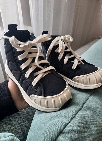 25 Beden Zara bot