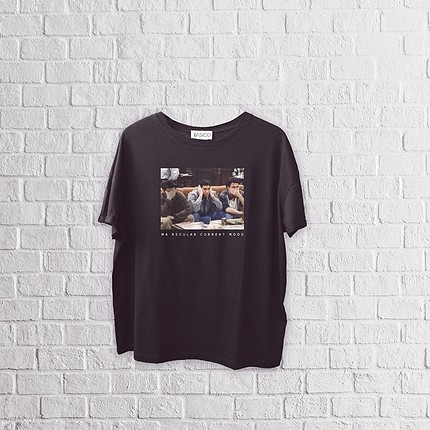 ZARA MODEL FRIENDS TSHIRT 