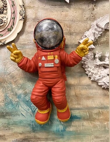Büyük boy astronot obje