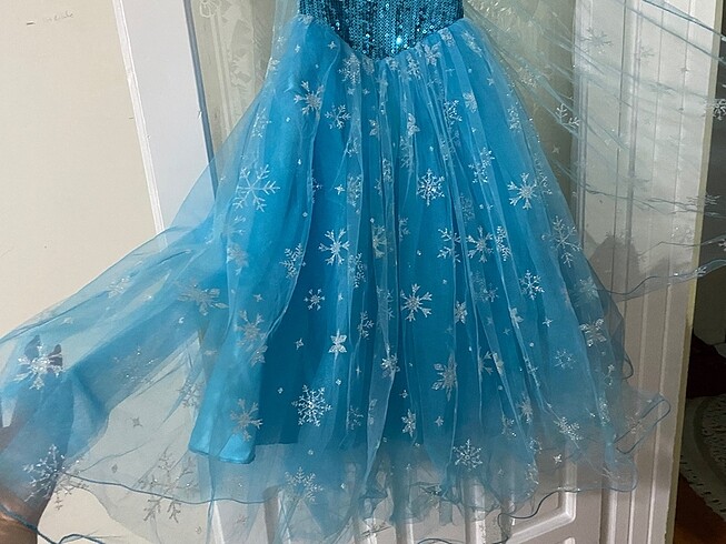 Diğer Elsa kostümü