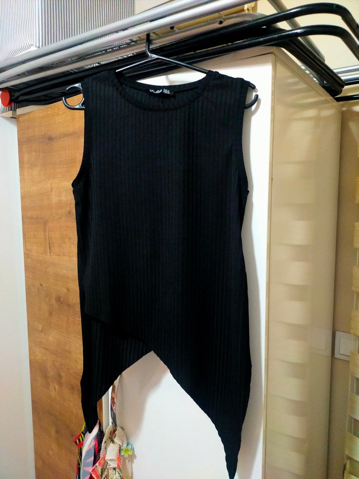 Siyah Piliseli  Bluzu - Görsel 3