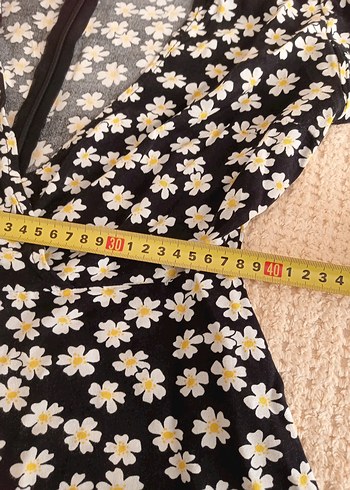 Çiçek Desenli Siyah Mini Tulum - Görsel 3