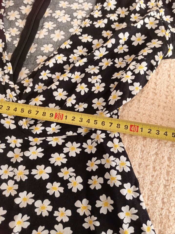 Çiçek Desenli Siyah Mini Tulum - Görsel 3