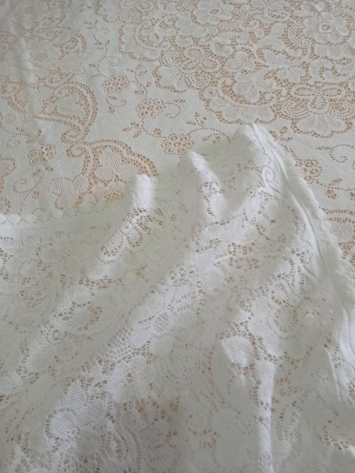 Beyaz İşlemeli Yatak Örtüsü - Görsel 3