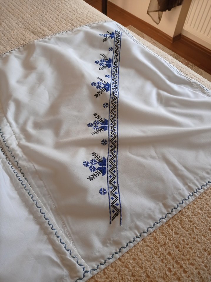 İşlemeli kanaviçe Beyaz Yastık Kılıfı - Görsel 2