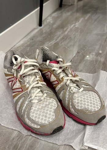 Beyaz Gri Kadın Spor Ayakkabı Velcro