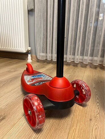  Beden kırmızı Renk Scooter