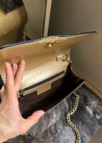 Zincir Detaylı Altın Rengi Deri Kadın Çanta - Görsel 7