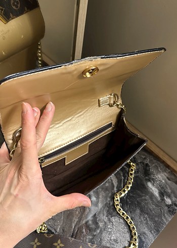 Zincir Detaylı Altın Rengi Deri Kadın Çanta - Görsel 6