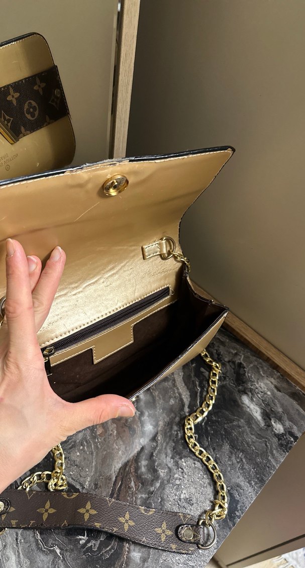 Zincir Detaylı Altın Rengi Deri Kadın Çanta - Görsel 5