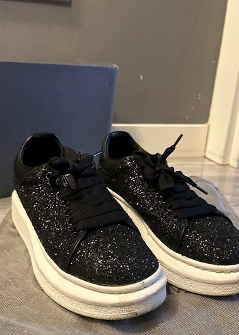 Mcqueen Simli spor ayakkabı - Görsel 2