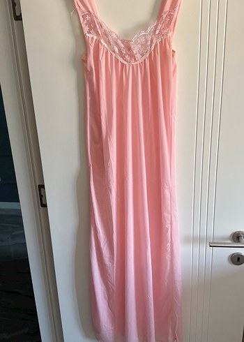 Pembe Dantel Detaylı Uzun Kadın Gecelik