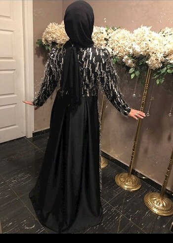 42 Beden Siyah Yılan Desenli Drapeli Uzun Abiye