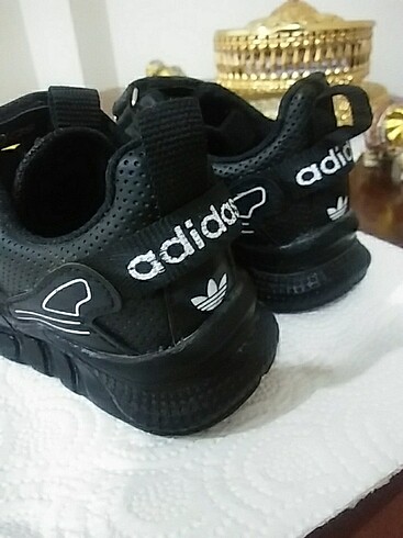 Adidas marka spor ayakkabı