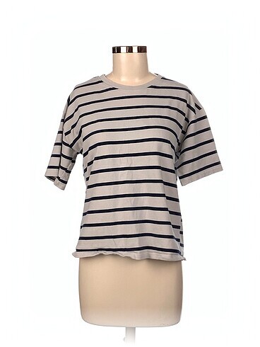 Zara T-shirt %70 İndirimli.