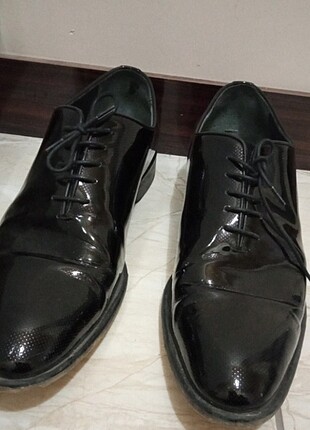 Siyah rugan ayakkabı