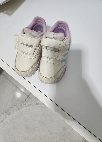 Adidas spor ayakkabı