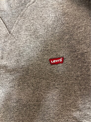 Levıs üst