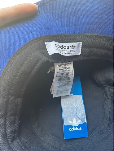  Beden siyah Renk Adidas şapka etiketli