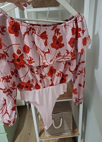 Zara Cicekli bluz
