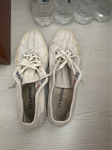 Superga beyaz 42 no 41 giyende olur