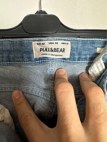 42 Beden Pull bear 42 beden hiç giyilmedi ürün bu fiyata almanız imkansız
