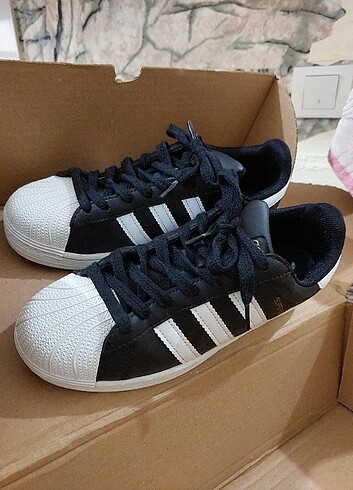 Adidas spor ayakkabı