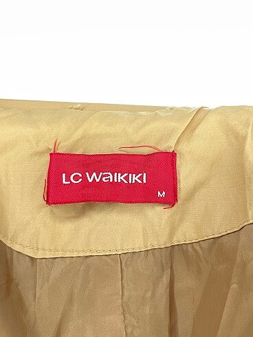 m Beden çeşitli Renk LC Waikiki Trenchcoat %70 İndirimli.