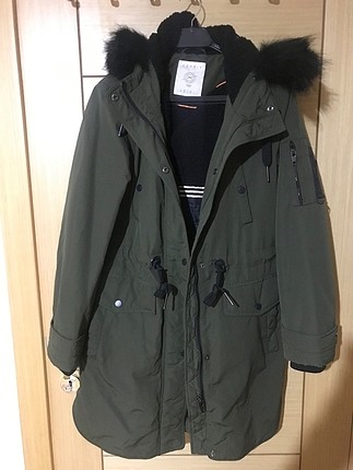 Esprit Mont (parka) ve bronzer / Rezerve