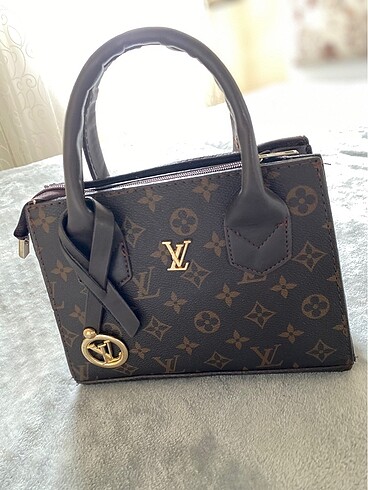 Louis Vuitton KOL ÇANTASI