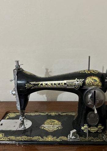 Antica Murrina Parlak Siyah Zenith Dikiş Makinesi | Gardrops