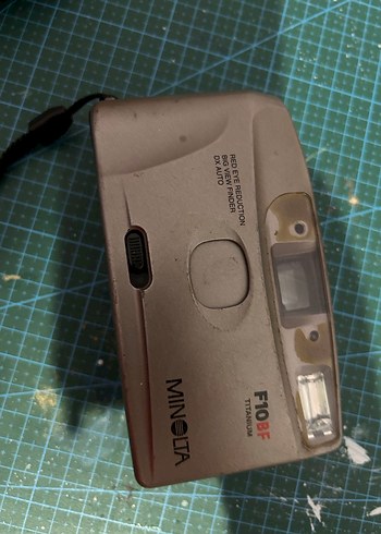 Minolta F10BF Film Kamera Gri-Bej - Görsel 2