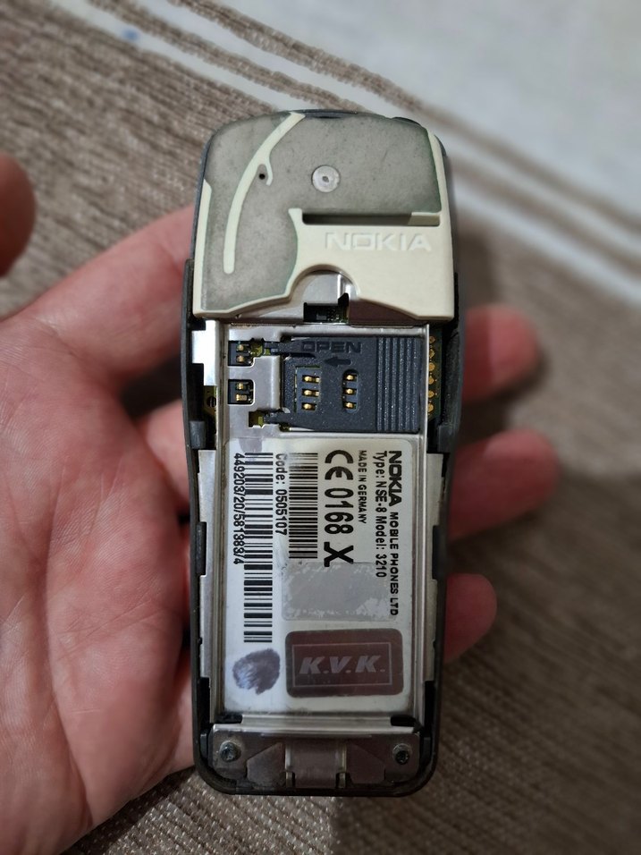 Nokia 3210 tuşlu telefon - Görsel 3