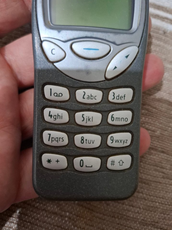 Nokia 3210 tuşlu telefon - Görsel 2