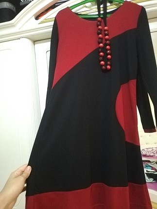 kırmızı siyah elbise 