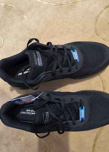 Skechers 40