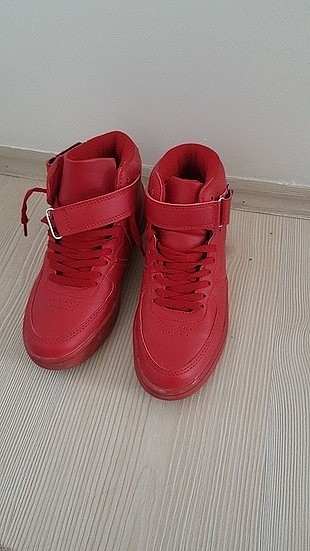 kırmızı kışlık spor ayakkabı