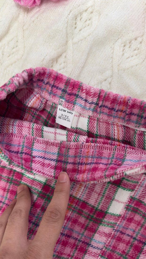 Pembe Ekoseli Kız Bebek Örgü Takım - Görsel 5