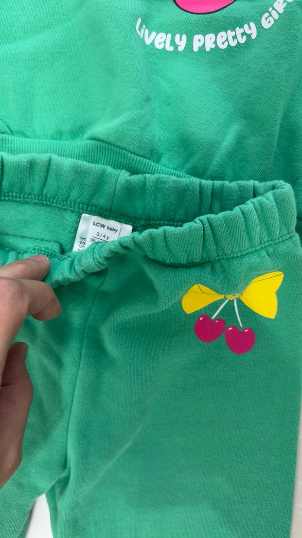 Yeşil Fiyonk Desenli Bebek Kız Takımı - Görsel 3