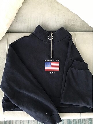 Crop sweatshirt