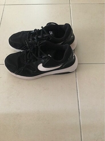 Nike Bayan siyah ayakkabı