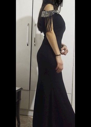 Siyah Elbise - Görsel 4