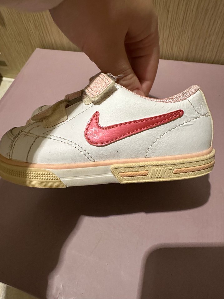 NIKE,  22-23 Numara Kız Çocuk Beyaz Cırt Cırtlı Spor Ayakkabı - Görsel 4