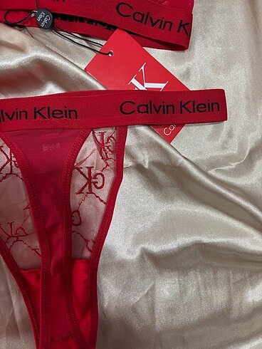 m Beden kırmızı Renk Calvin Klein sütyen takım